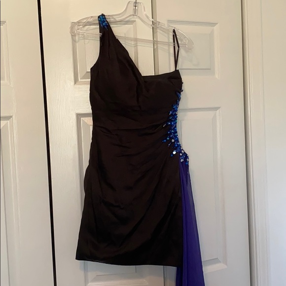 Dress - Picture 1 of 5